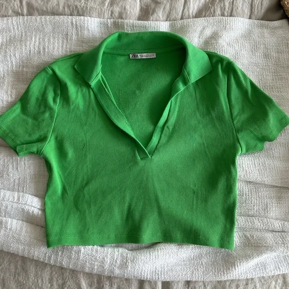 Cropped Collared Ribbed Baby Tee - Picture 2 of 3